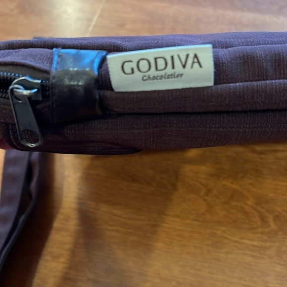 Brown Godiva chocolatier messenger bag - Picture 3 of 3